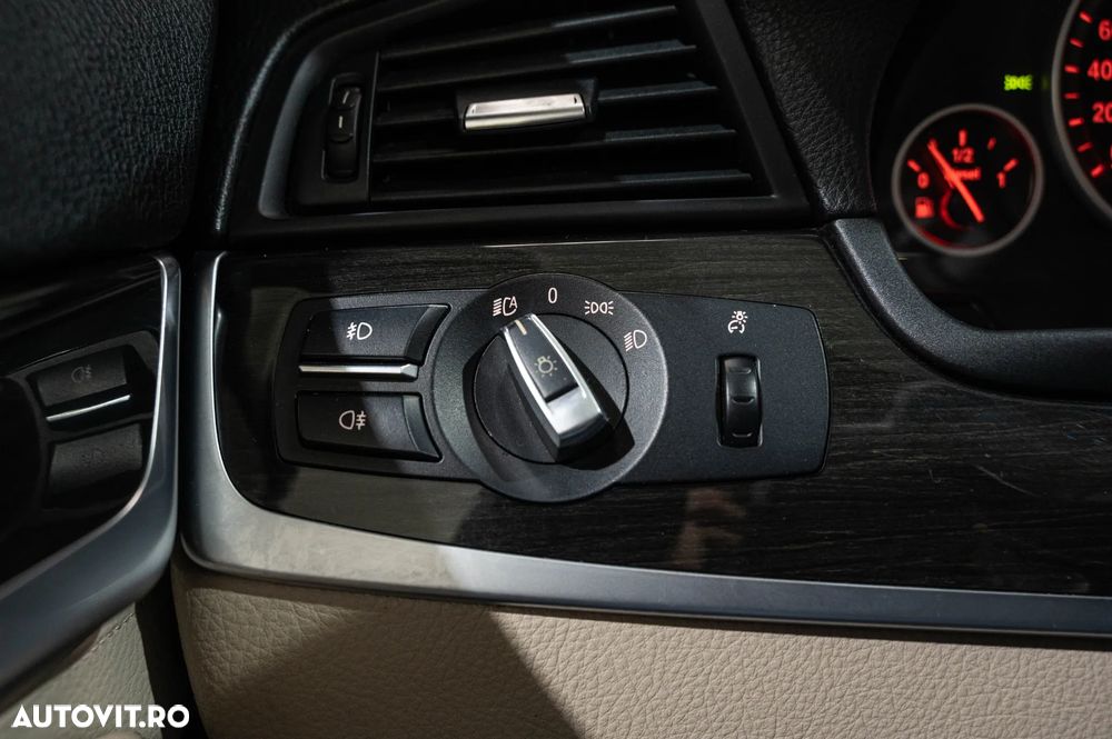 BMW Seria 5 520d Aut. Luxury Line - 26