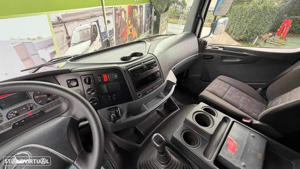 Mercedes Benz 280 ESTRADO DE 8700 mm - 18