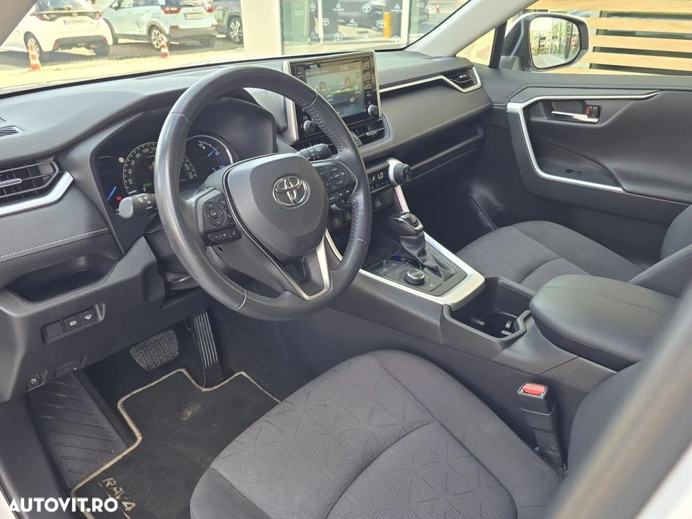 Toyota RAV4 - 10