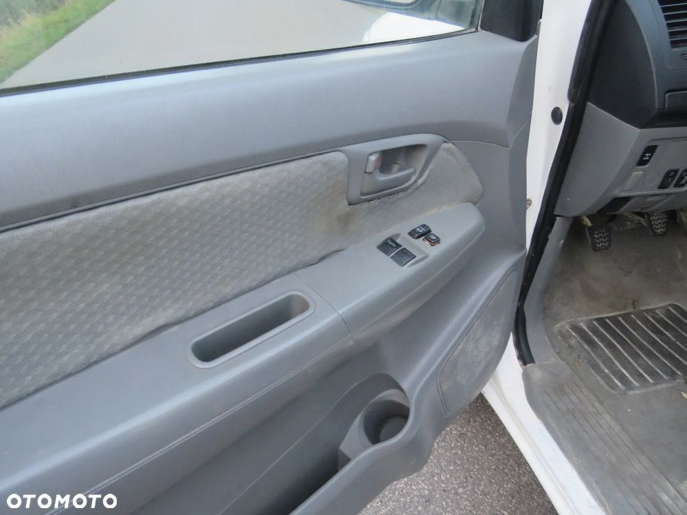 Toyota Hilux D4-D DLX 4x4 - 9