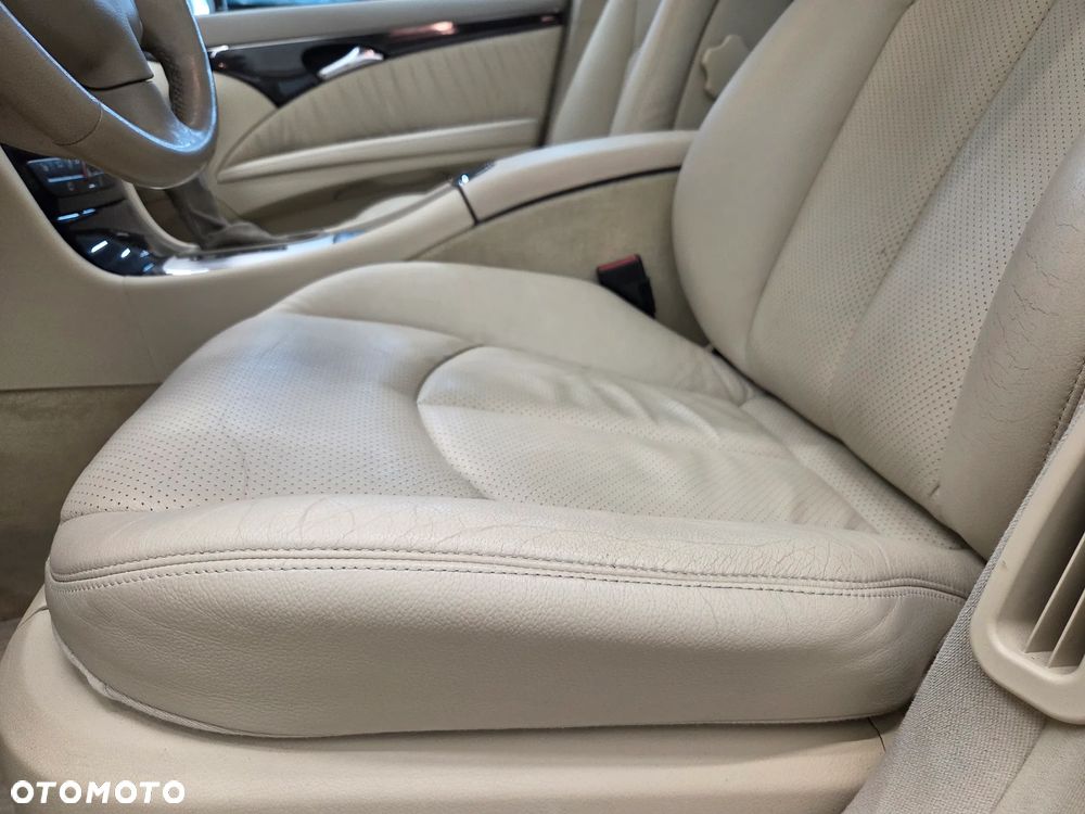 Mercedes-Benz Klasa E 320 CDI T Avantgarde - 12