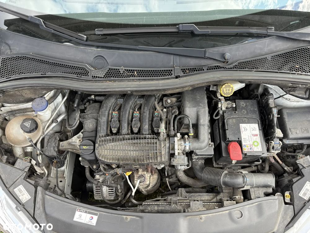 Peugeot 208 - 30