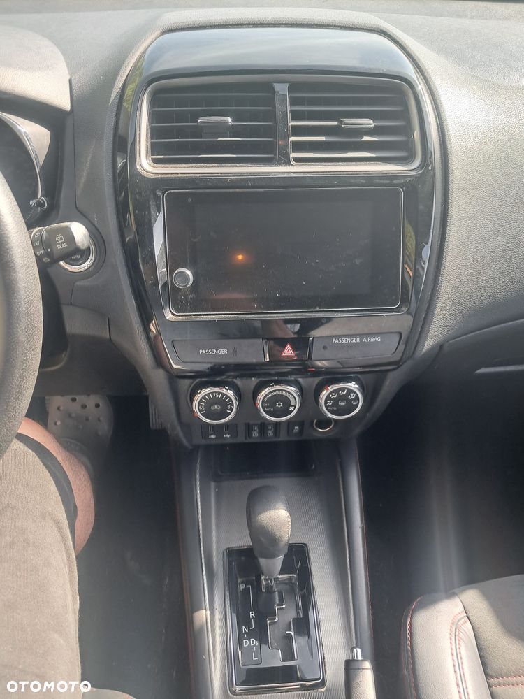 Mitsubishi Outlander - 11