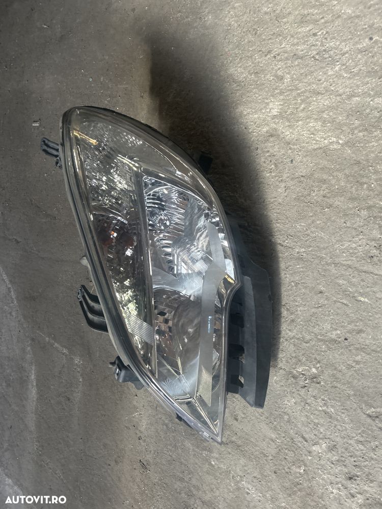 De vanzare far lampa opel mokka fata - 1