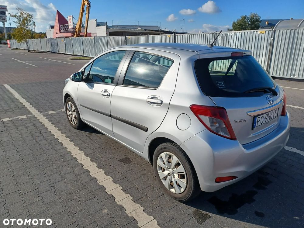 Toyota Yaris 2013 photo 5