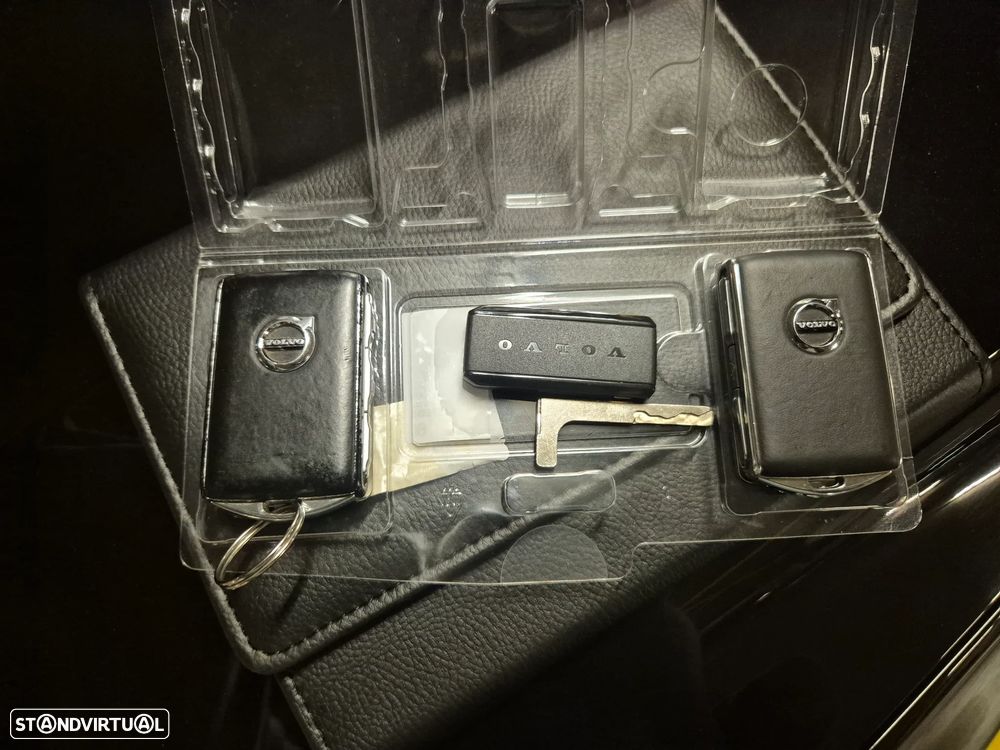 Volvo XC 60 2.0 D4 R-Design Geartronic - 38