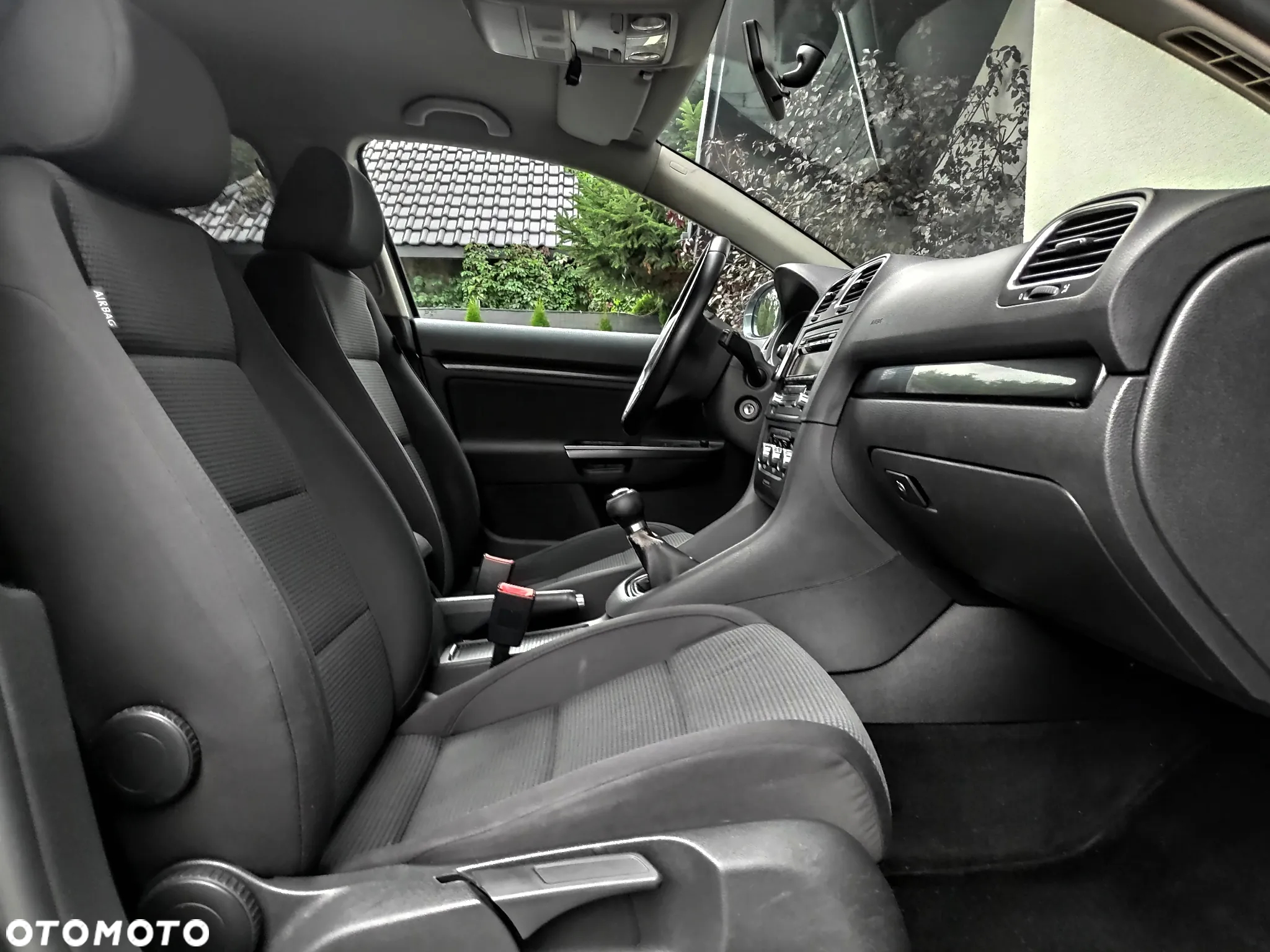 Volkswagen Golf VI 1.6 TDI Comfortline - 10