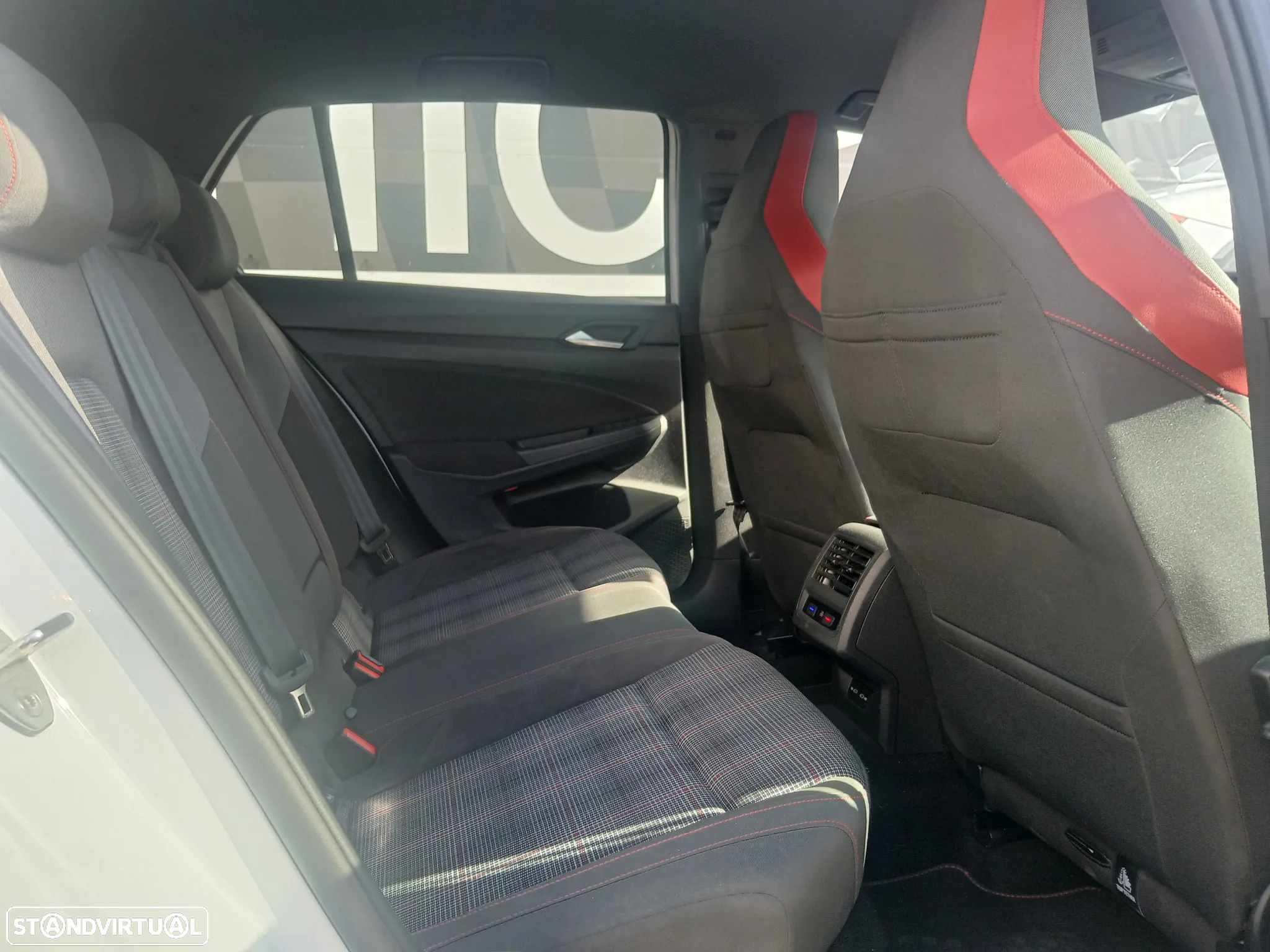 VW Golf 2.0 TSI GTI DSG Performance - 29