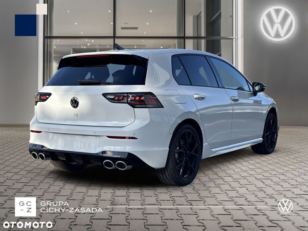 Volkswagen Golf - 6