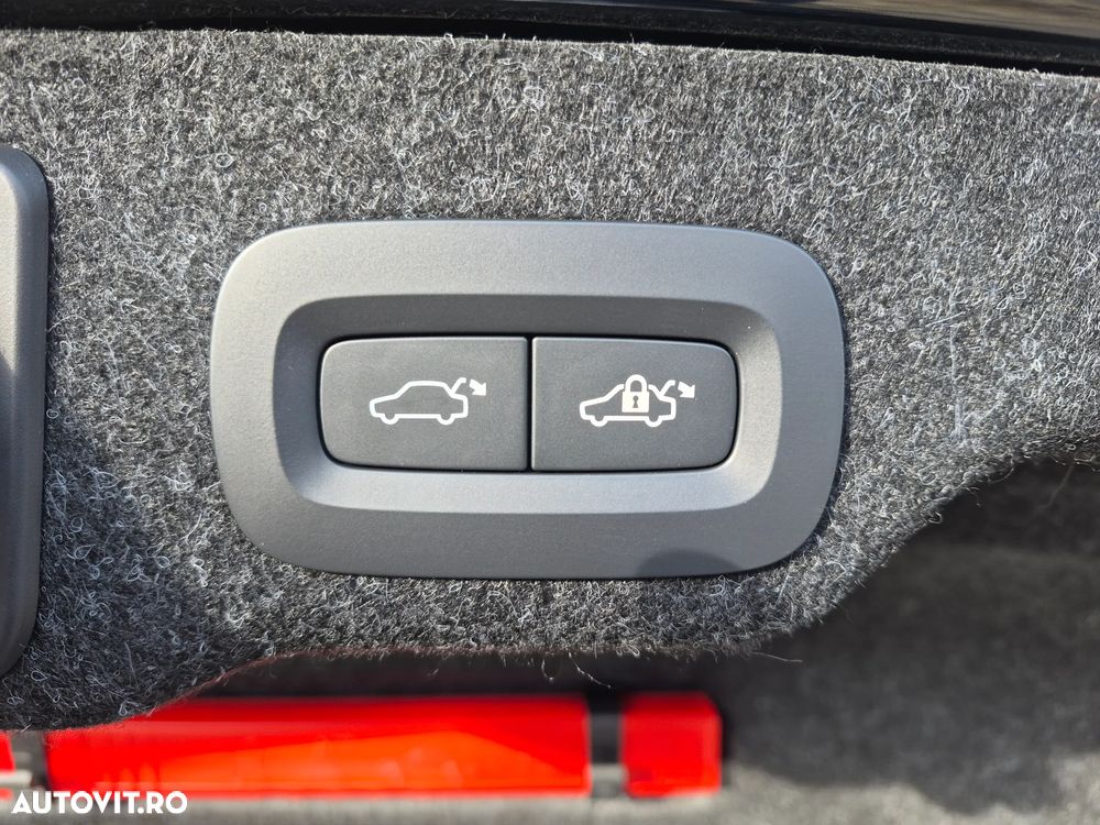 Volvo S90 Recharge T8 AWD Plus Bright - 36