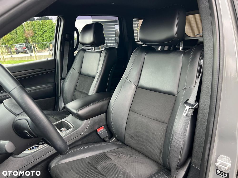 Jeep Grand Cherokee - 16