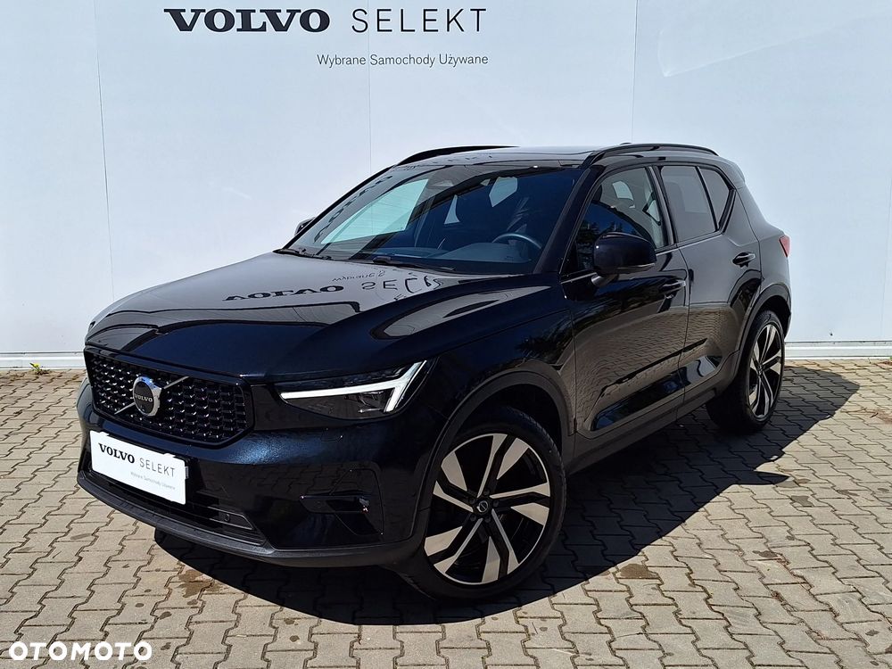 Volvo XC 40 B3 Ultra Dark - 1