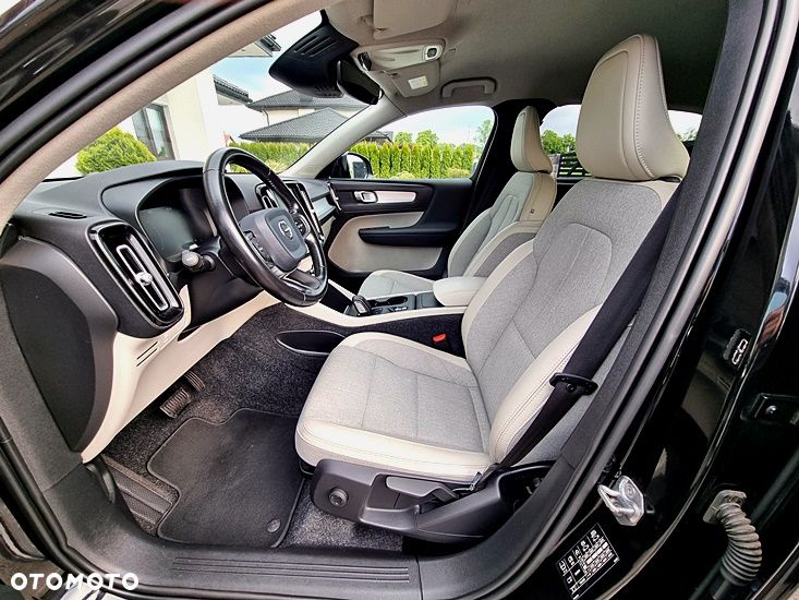 Volvo XC 40 D3 SCR Momentum Core - 13