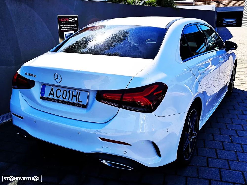 Mercedes-Benz A 180 Limousine d AMG Line - 14