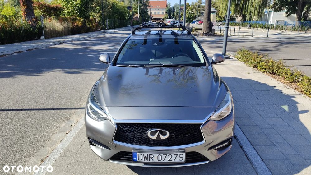 Infiniti Q30 1.5d DCT Premium City Black - 20