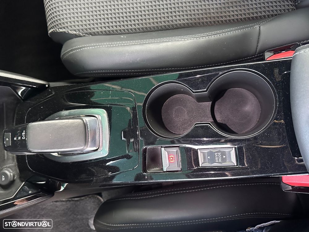 Peugeot e-2008 50 kWh Allure - 13