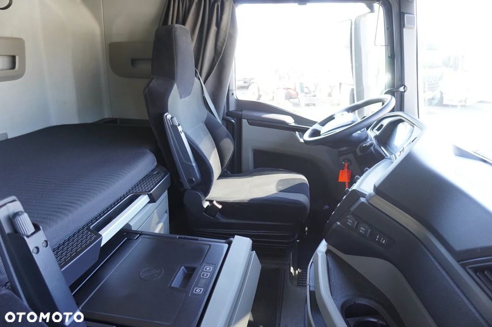 MAN TGX 28.510 6x2 / Kab. Sypialna / NOWE opony / DMC 65 t - 23