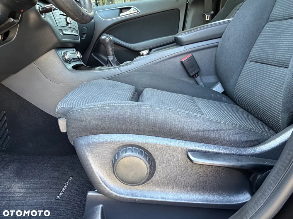 Mercedes-Benz Klasa B 180 BlueEFFICIENCY Edition Style - 14