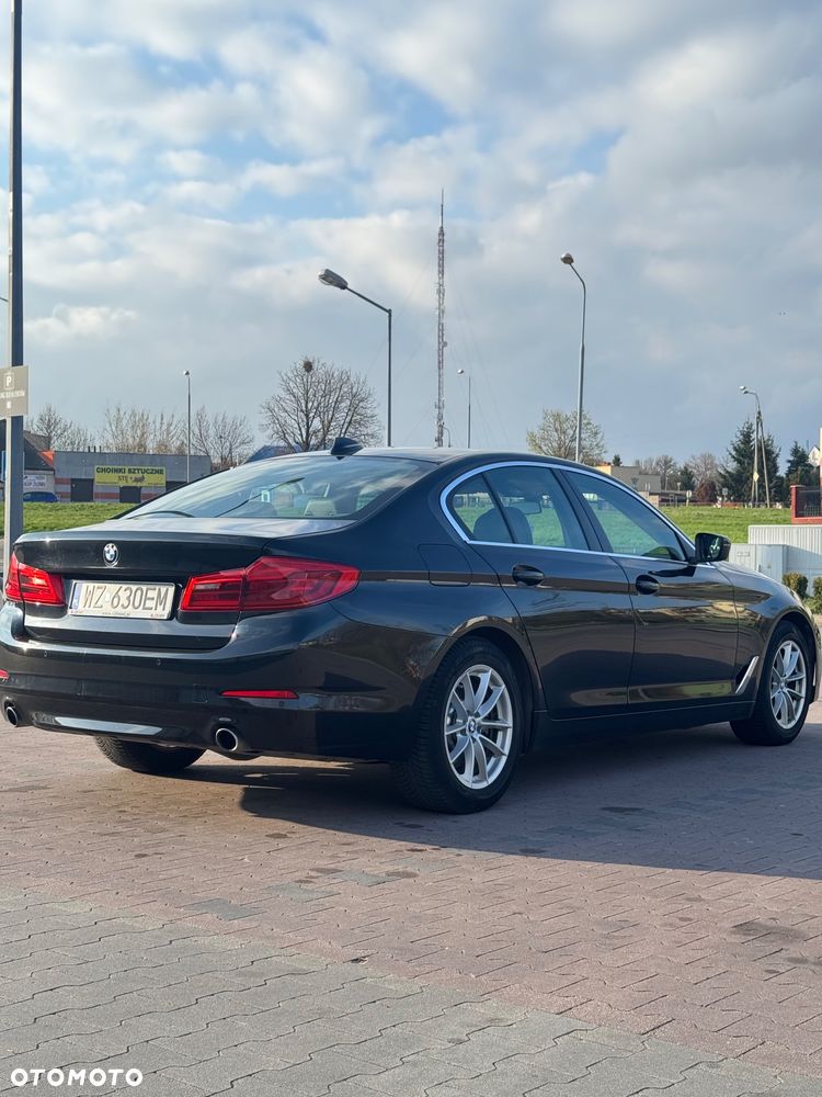 BMW Seria 5 520d xDrive - 6