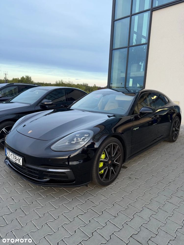 Porsche Panamera - 1