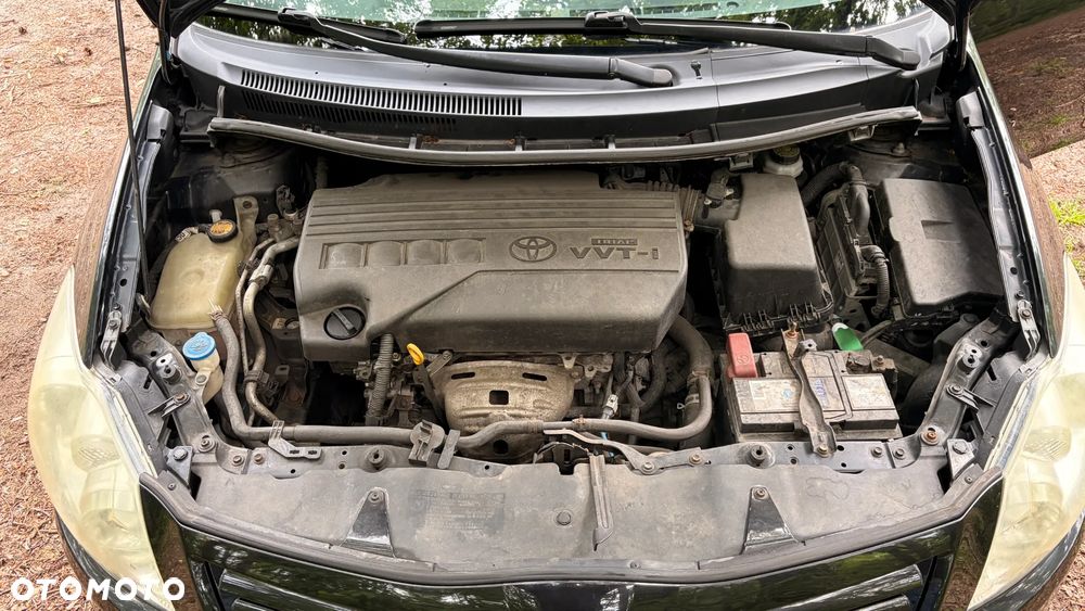 Toyota Auris 1.33 VVT-i Terra - 12