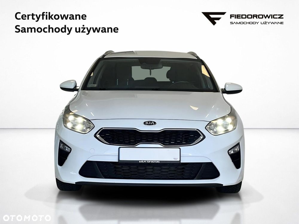 Kia Ceed - 11
