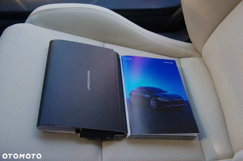 Jaguar F-Type - 36