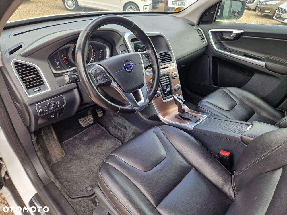 Volvo XC 60 D4 Momentum - 6