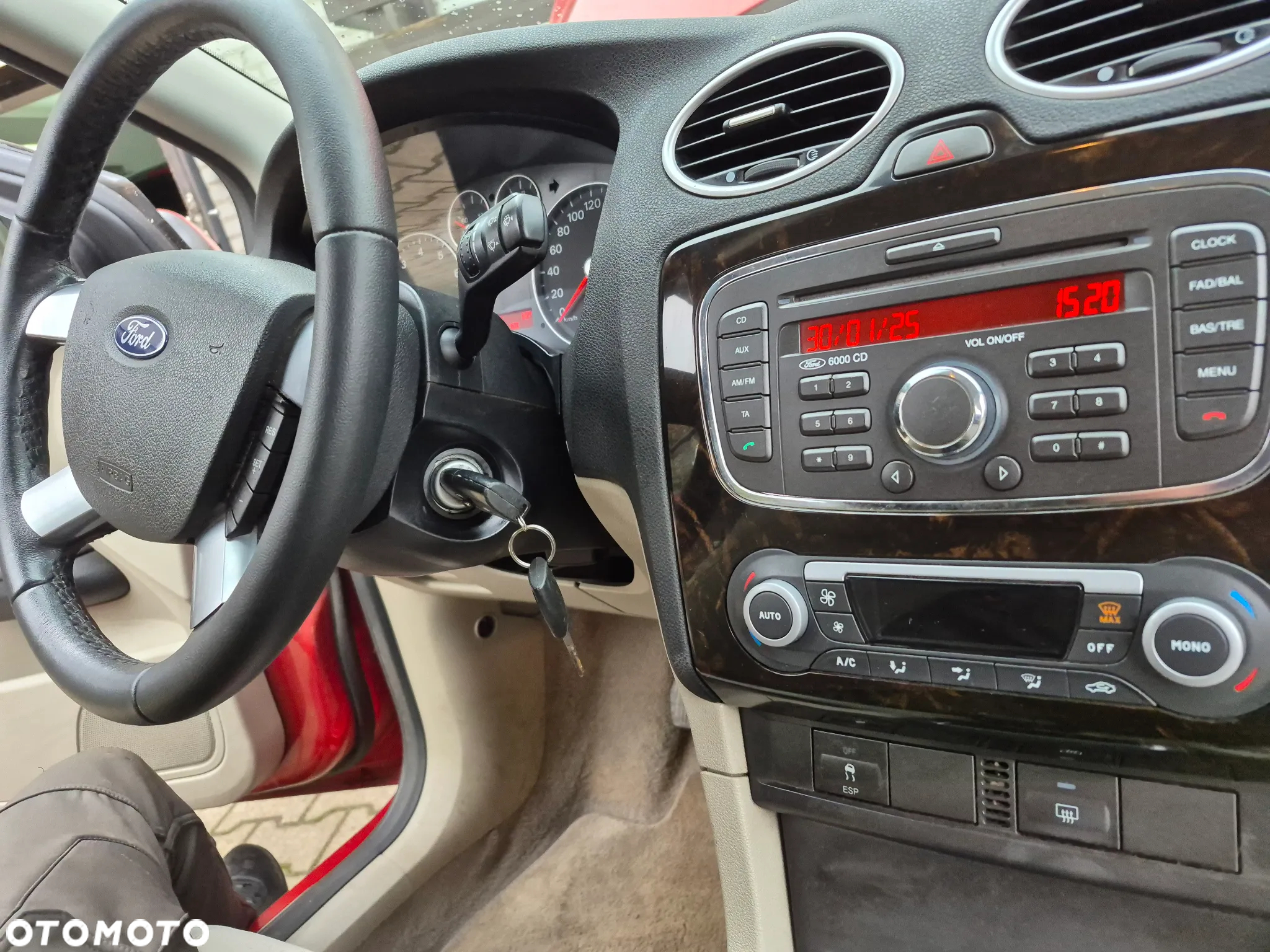 Ford Focus 1.8 Ghia - 18