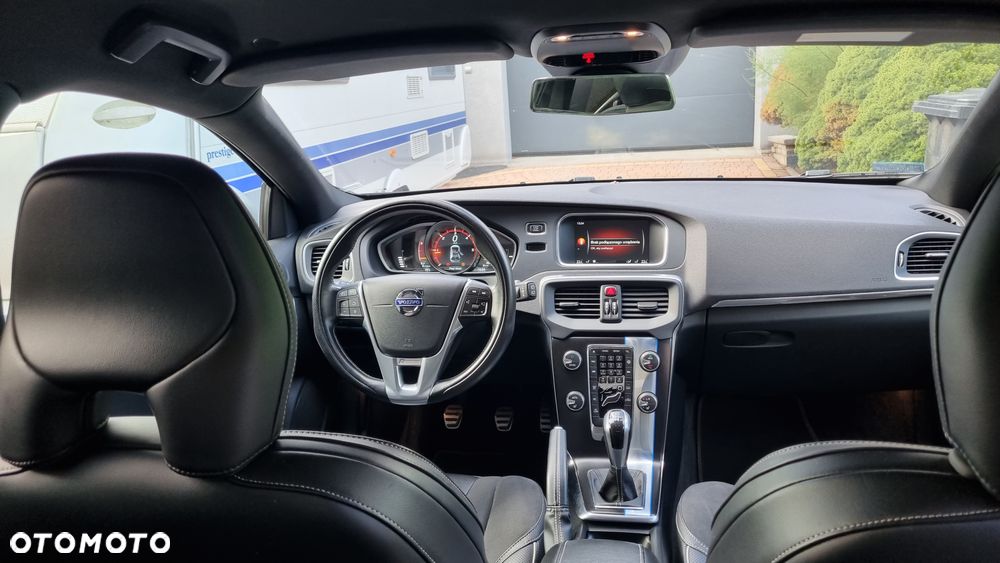 Volvo V40 D4 Drive-E R-Design Momentum - 14