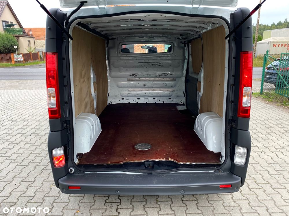 Opel Vivaro - 10