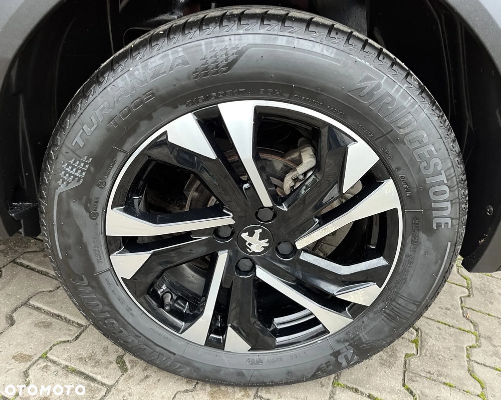 Peugeot 2008 1.5 BlueHDi Allure S&S EAT8 - 26