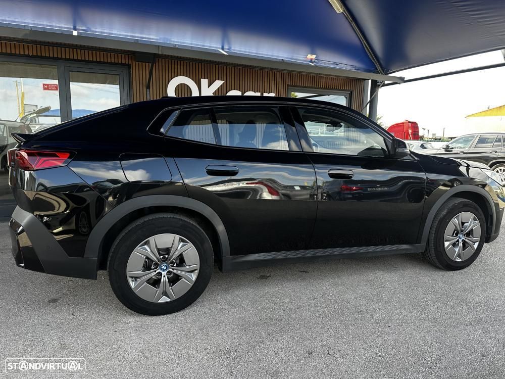 BMW iX2 eDrive20 — fotografia 8