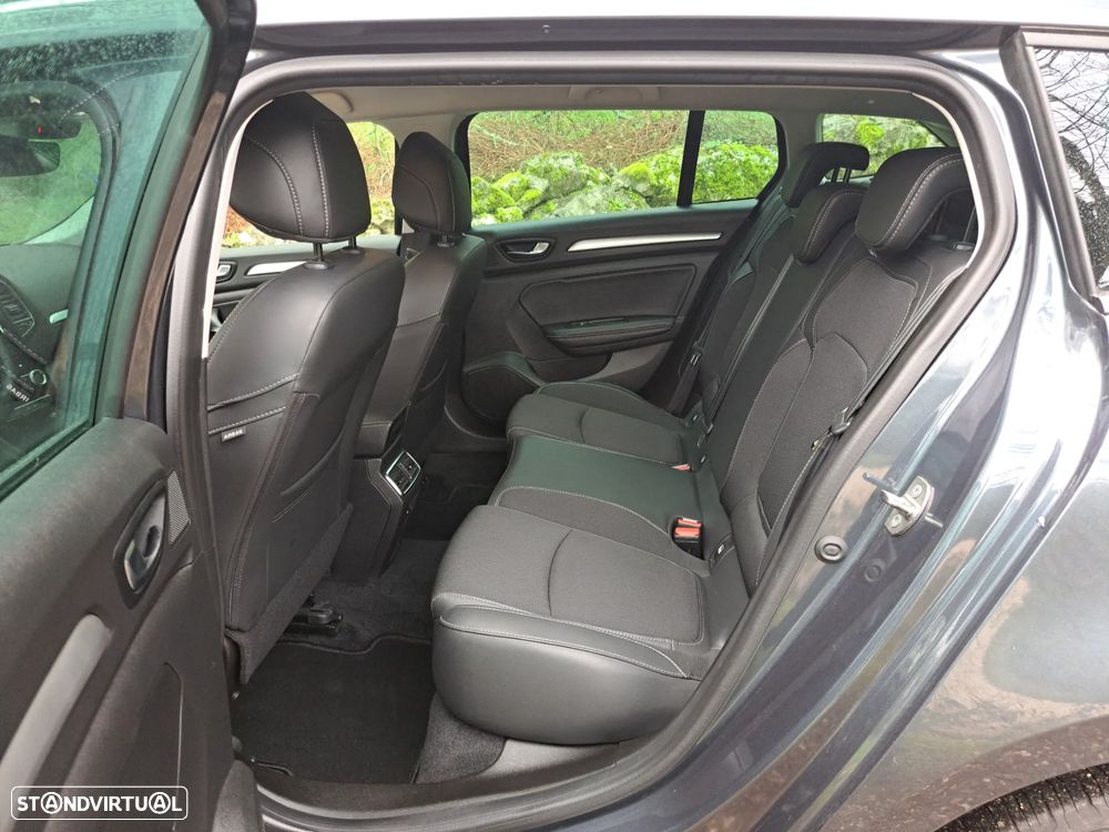 Renault Mégane Sport Tourer 1.3 TCe Techno EDC - 32