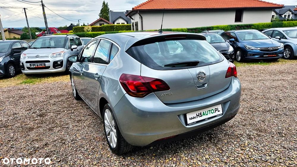 Opel Astra 1.6 Cosmo - 17