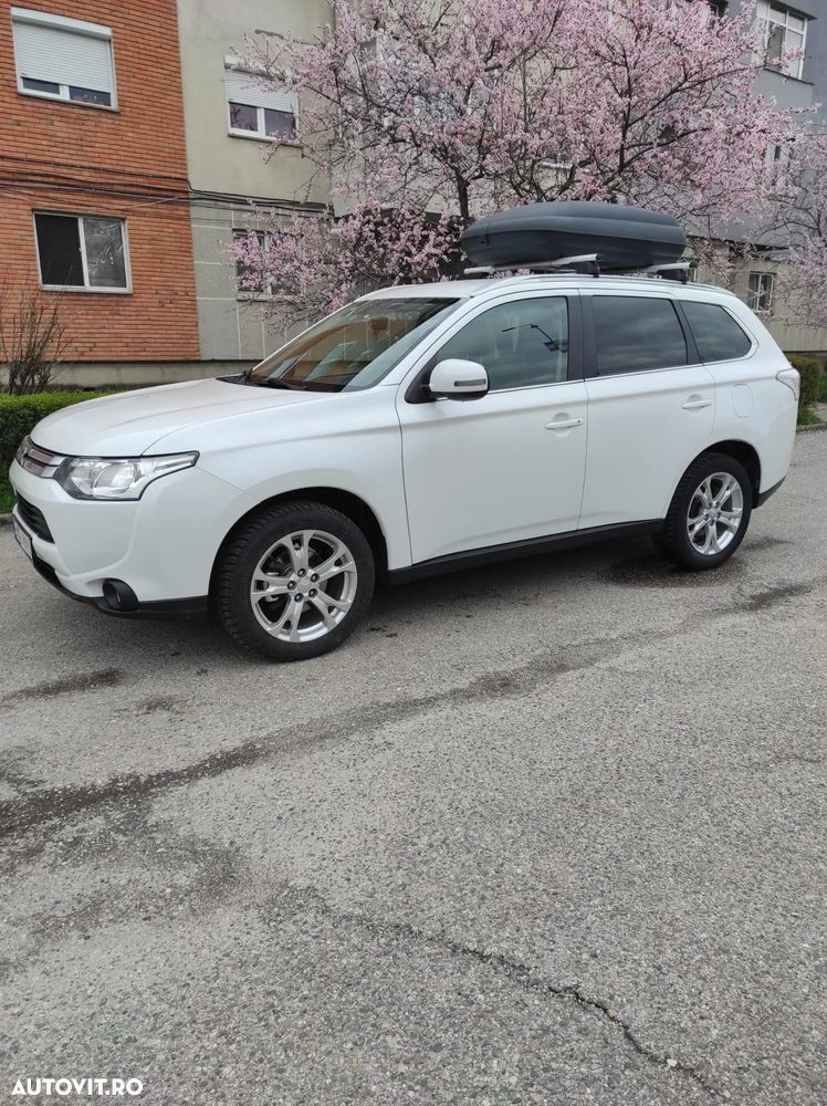 Mitsubishi Outlander 2.2 DI-D 2WD Invite - 2