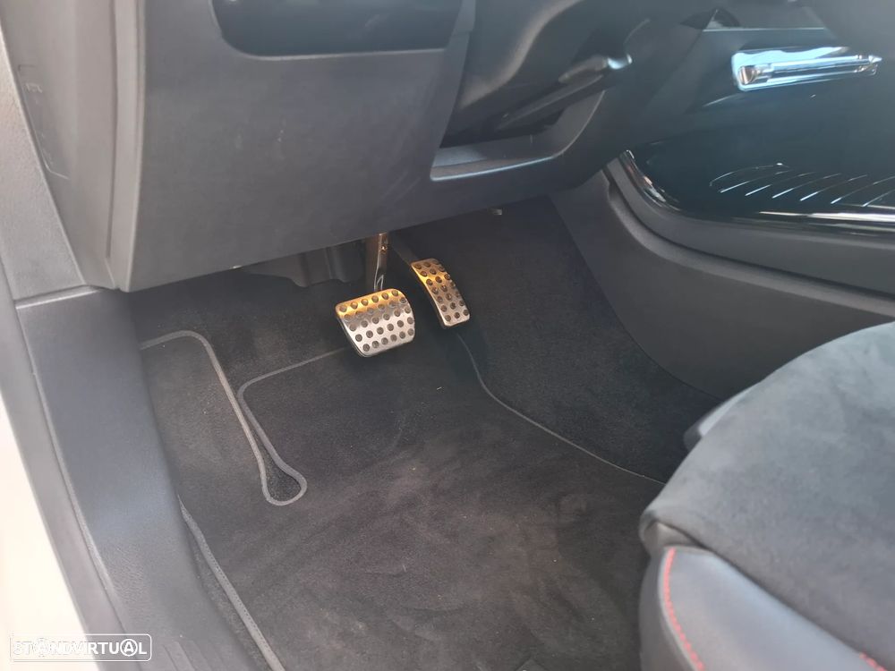 Mercedes-Benz A 200 7G-DCT AMG Line - 43