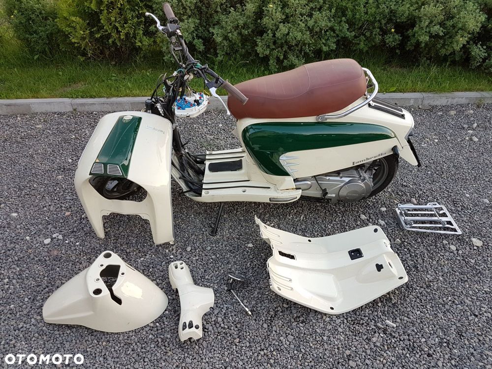 LAMBRETTA LN 125 KOŁO LAMPA PLASTIK BŁOTNIK FOTEL - 1