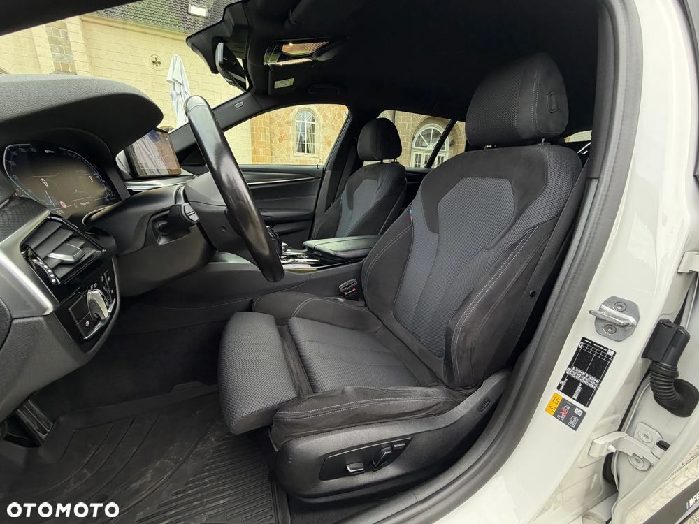 BMW Seria 5 530e - 26