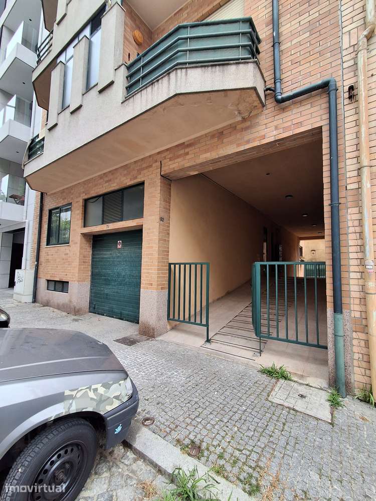 Apartamento T1 +1 com 77m² Matosinhos - Grande imagem: 3/29