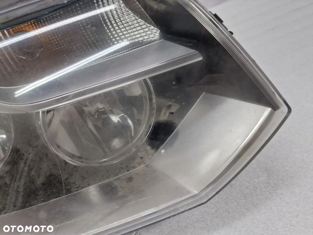 VW T5 LIFT 7E0 MULTIVAN 10- PRAWA ZWYKŁA LAMPA PRZEDNIA PRZÓD , NR 7E1941016J , NR AUKCJI LA63 - 7