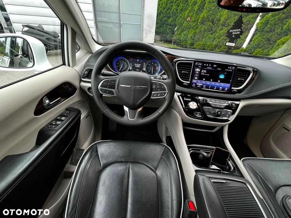 Chrysler Pacifica - 6