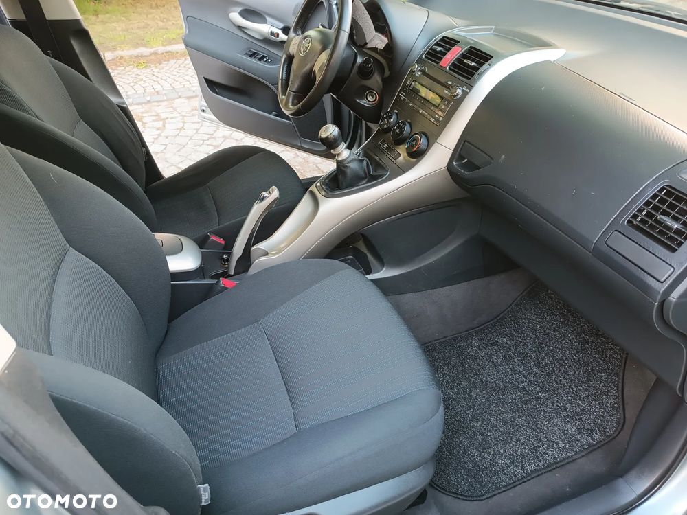 Toyota Auris 2.0 D-4D Edition - 17