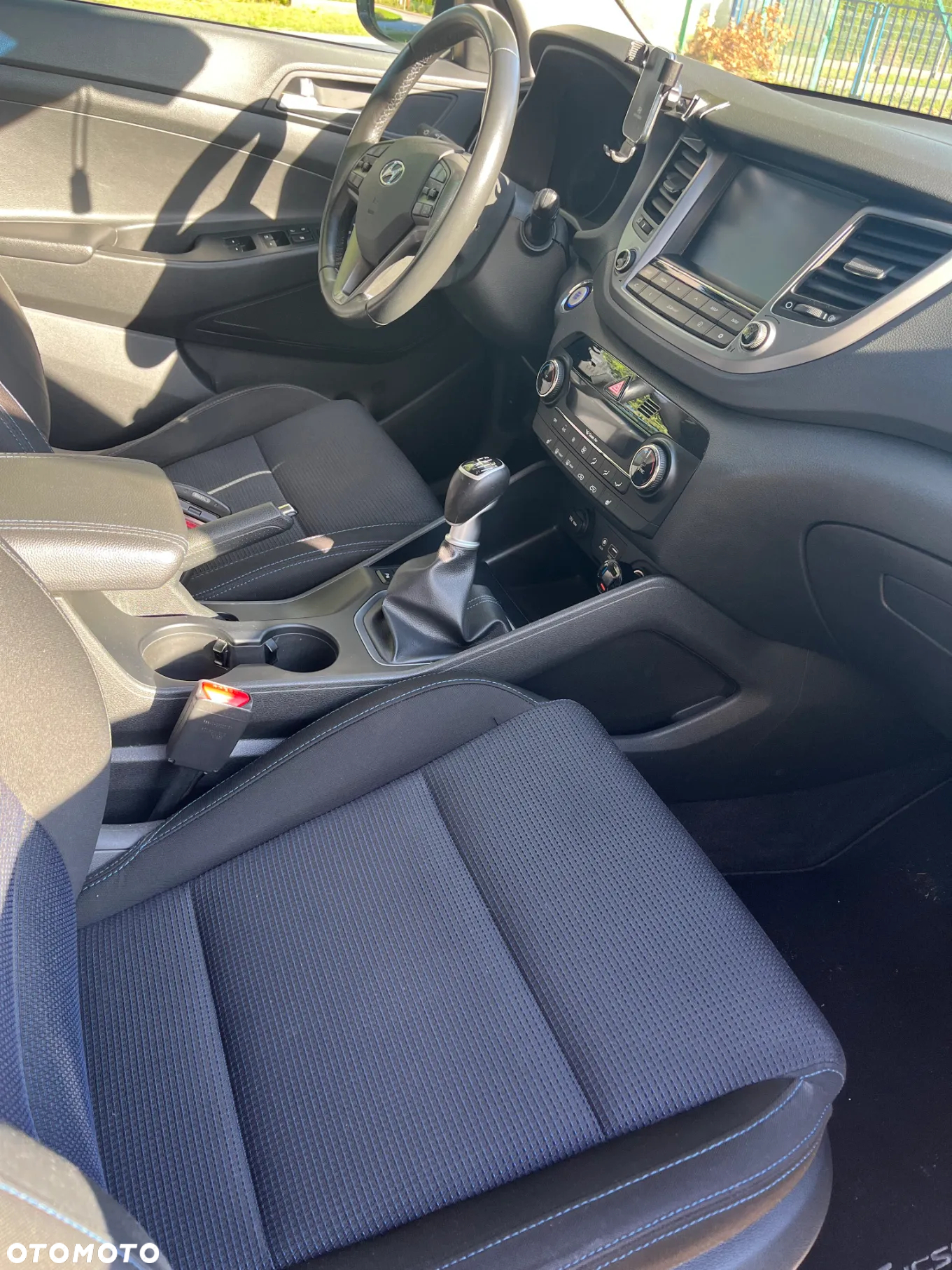 Hyundai Tucson ver-1-7-crdi-bluedrive-comfort-2wd - 5