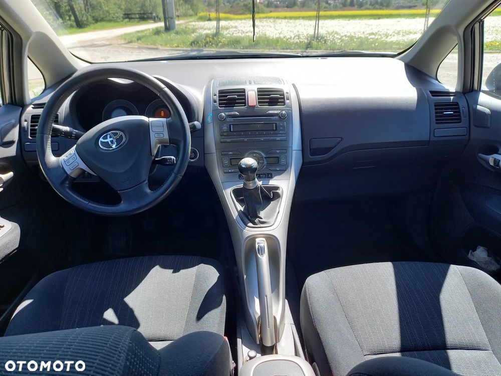 Toyota Auris - 10