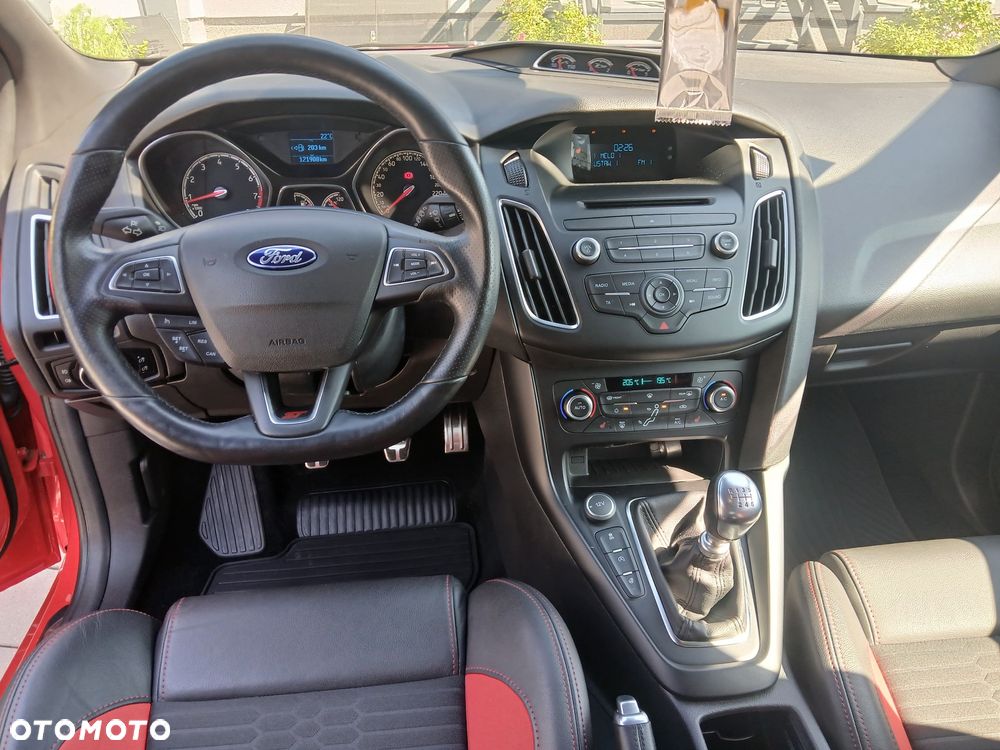 Ford Focus 2.0 EcoBoost ST mit Leder-Sport-Paket - 6