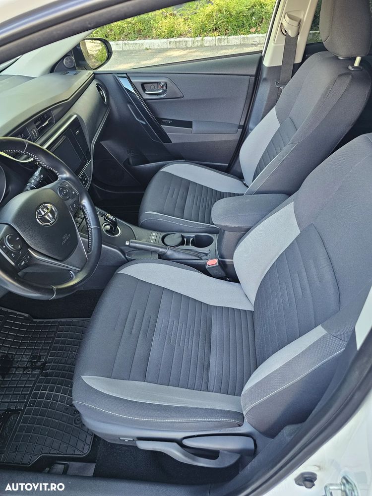 Toyota Auris - 13