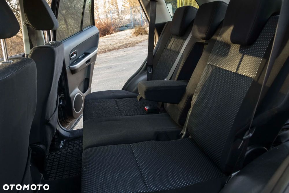 Suzuki Grand Vitara 2.0 - 7