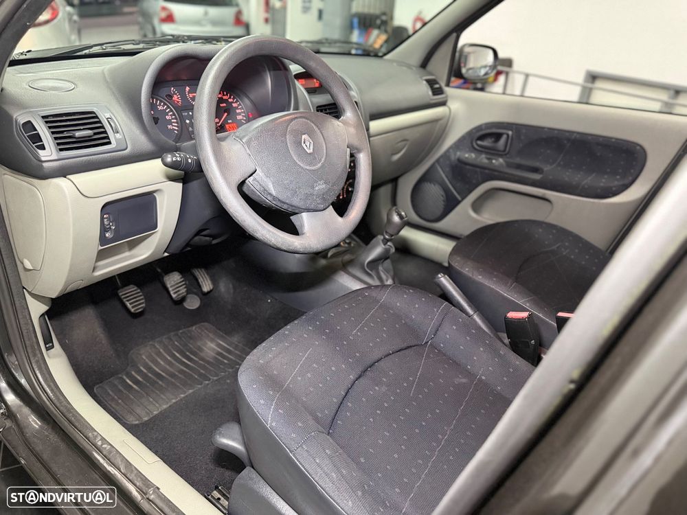 Renault Clio 1.2 16V Confort Dynamique - 14