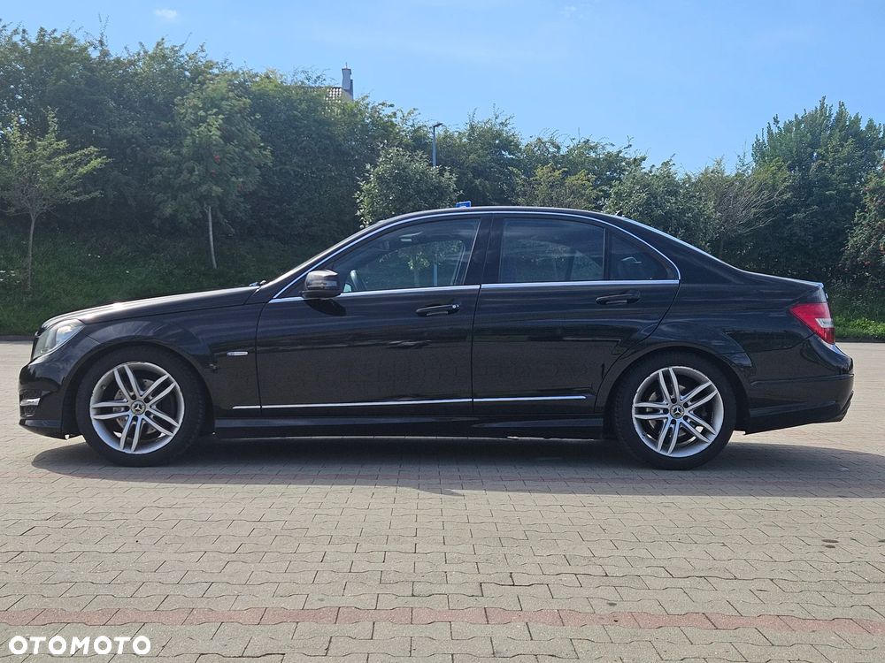 Mercedes-Benz Klasa C 250 CGI BlueEff Avantgarde - 8